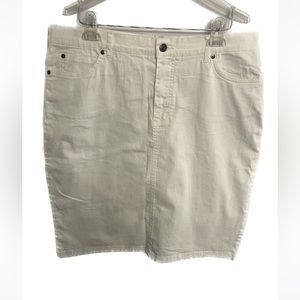 NWT focus lifestyle size 16 women’s skirt